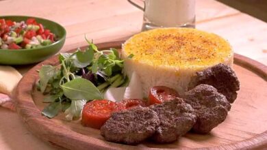 طرز تهیه کته سماقی با کباب تابه ای مخصوص؛ یک ترکیب عالی و بی نظیر