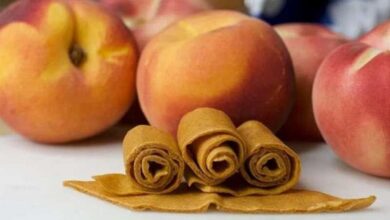 روش درست کردن لواشک شلیل؛ طعمی خانگی، طبیعی و بی‌نظیر